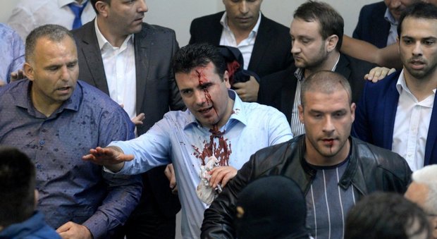 Il leader socialdemocratico macedone Zoran Zaev ferito