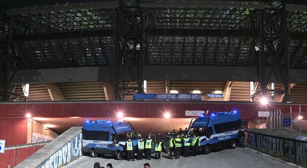 La sicurezza davanti lo stadio Maradona