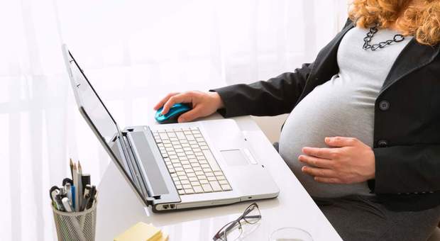 Cinquantamila euro per le dipendenti che fanno figli: l'imprenditore italiano che crea il fondo di maternità