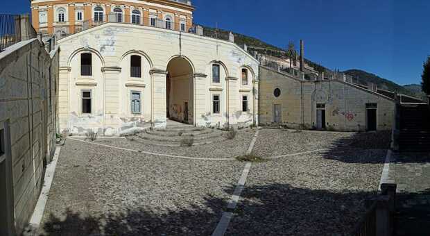 San Leucio «casa» dei vandali, Fondazione bloccata da mesi