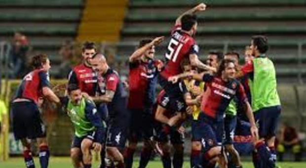 Serie A, il Cagliari vuole il ripescaggio e scrive alla Figc: "Bloccate i calendari"