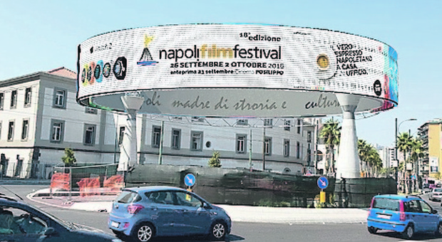 Napoli: «Fungo» per la pubblicità in via Marina, stop del ministero