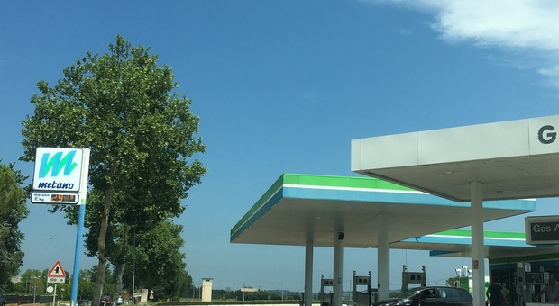 Ancona, il caro carburante mette in ginocchio le stazioni di servizio. Affari diminuiti del 70%