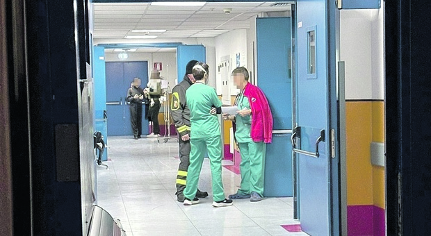 Ospedale Umberto I, fumo nei tunnel: evacuato il pronto soccorso. In tilt il sistema antincendio
