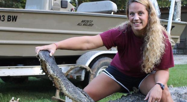 Uccide un alligatore e posta le foto su Fb: "L'ho fatto per divertirmi"