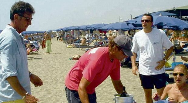 Cibo da casa vietato in spiaggia (in Puglia ma anche nel Lazio): in alcuni lidi torna il divieto della parmigiana