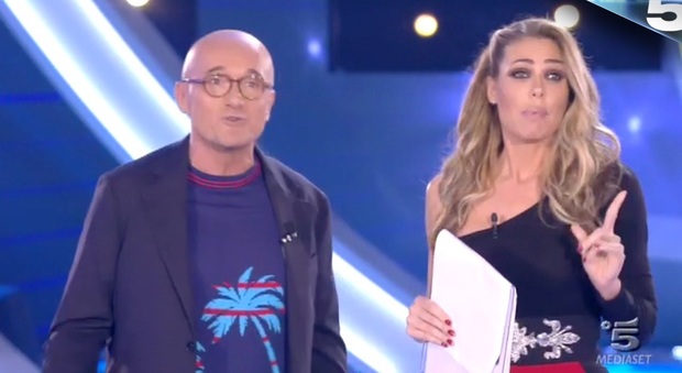 Grande Fratello VIP, Ilary Blasi: "Ci sarà squalifica di un concorrente, ma il televoto continua"