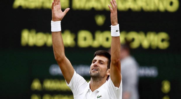 Wimbledon, Djokovic vola ai quarti: liquidato il francese Mannarino