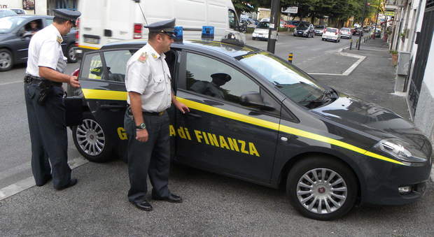 Blitz a Como, maxi frode fiscale per 300 milioni: 17 arresti
