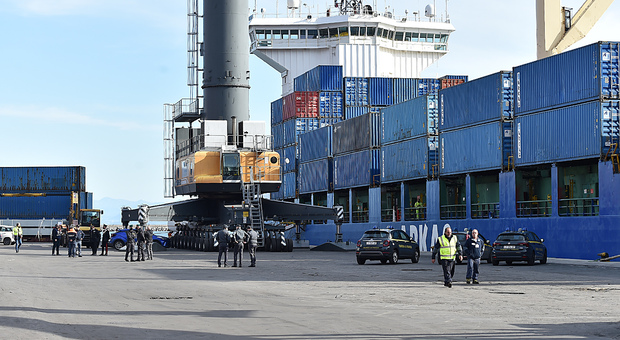 Il giallo dei rifiuti tunisini di Salerno: alterati i piombi dei 213 container