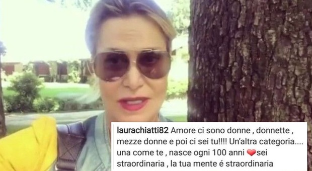 Scontro Simona Ventura-Heater Parisi su Instagram. Il commento velenoso di Laura Chiatti: «Ci sono donne e donnette»