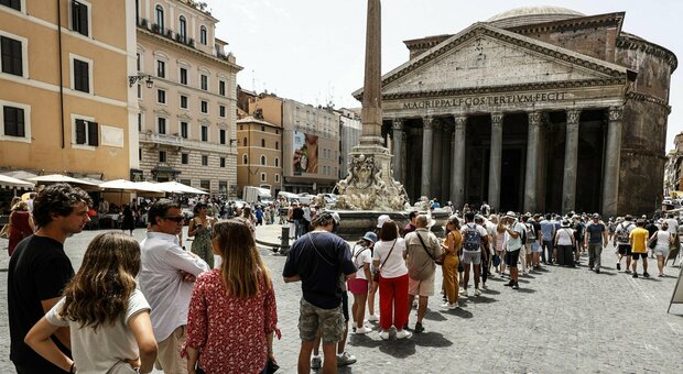 Pantheon, dal 1° luglio biglietto di ingresso a pagamento. Sangiuliano: «È il sito museale più visitato d'Italia»