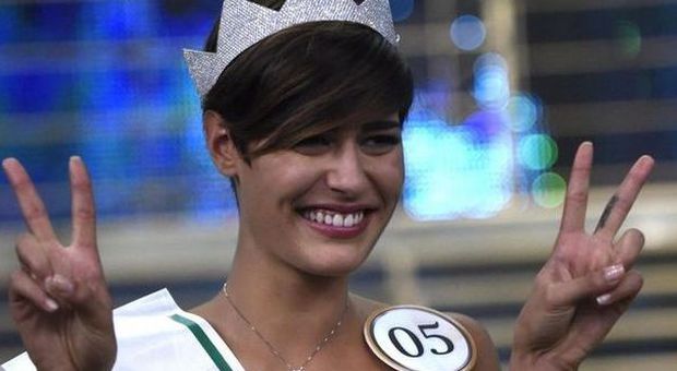 Miss Italia 2015, vince Alice Sabatini: ha 18 anni viene dal Lazio e gioca a basket