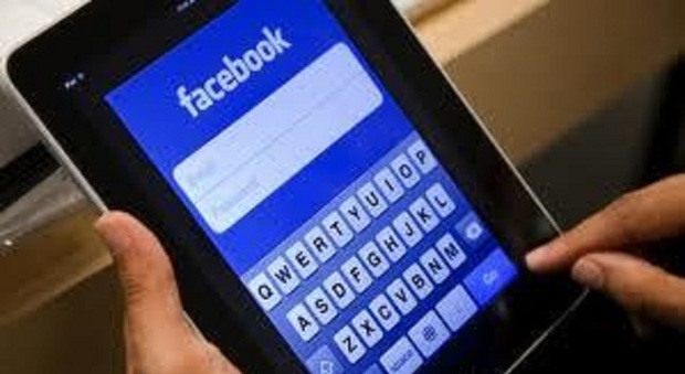 Facebook potenzia il servizio di traduzione: presto post multilingue