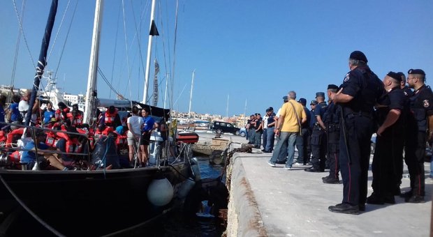 Migranti, Mediterranea: confiscata nave Alex