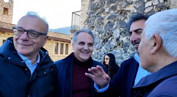 Il leader di Verde e Popolare Gianfranco Rotondi con il segretario cittadino della Lega, Salvatore Vecchia