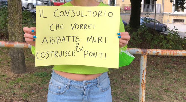 Proteste per la mancanza di un consultorio ad Avellino