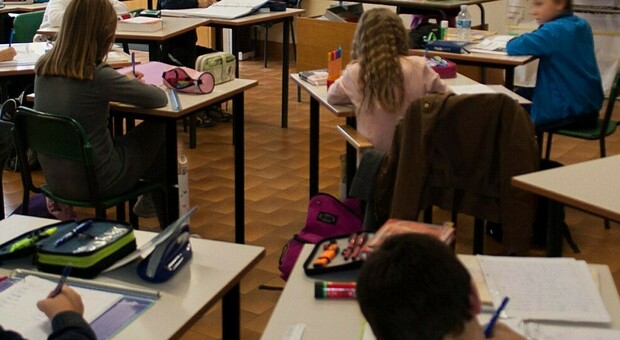 Studentesse molestate dal prof di francese, spuntano altri casi