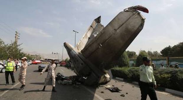 Iran, si schianta aereo di linea: morte le 65 persone a bordo