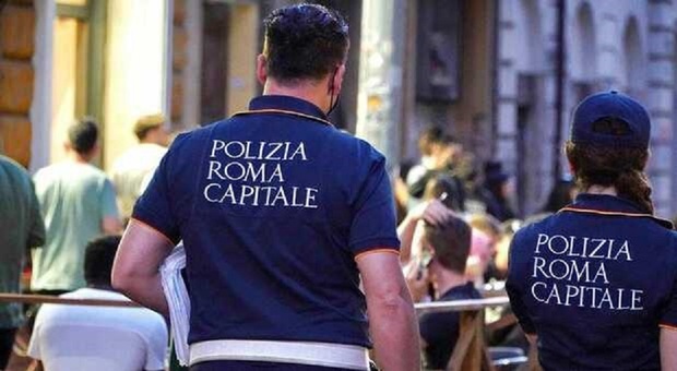 Roma, molesta 4 colleghe: «Senti freddo, ti scaldo un po'?». Vigile a processo per violenza sessuale e stalking