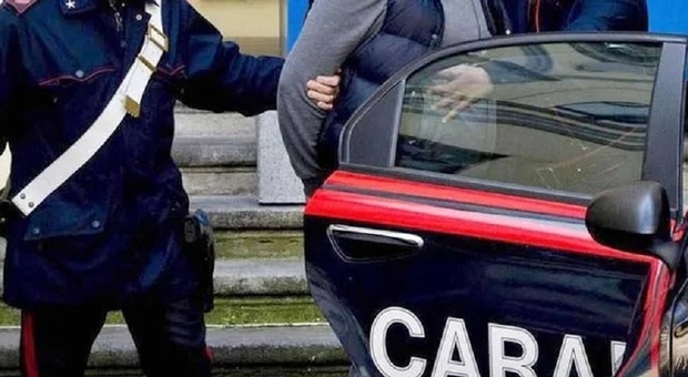 Cassino, armi e droga: condannato a quattro anni si consegna ai carabinieri