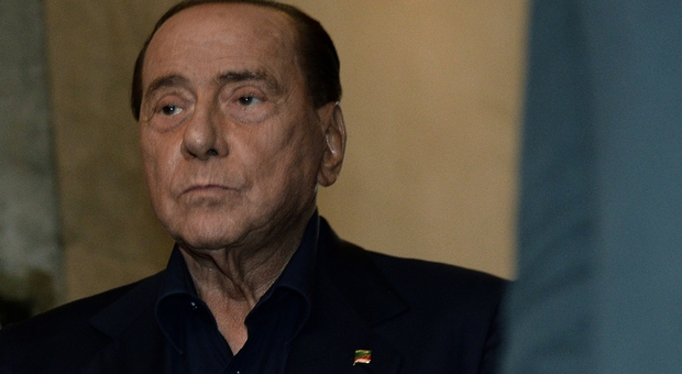 Berlusconi, terzo giorno di ricovero. Zangrillo: «Fase delicata». Per oggi stop a comunicazioni