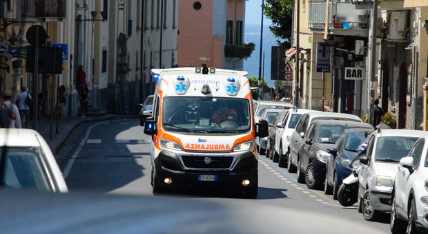 Napoli, chiude la postazione del 118 in via Chiatamone: «Sempre più difficile lavorare nell'emergenza»