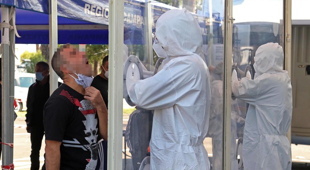 Covid a Caserta, doppio record tra contagiati e guariti: il virus fa più paura
