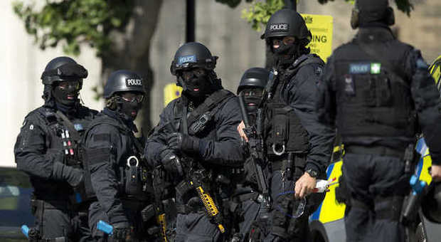 Come comportarsi durante un attentato: le linee guida dell'antiterrorismo GB -Leggi