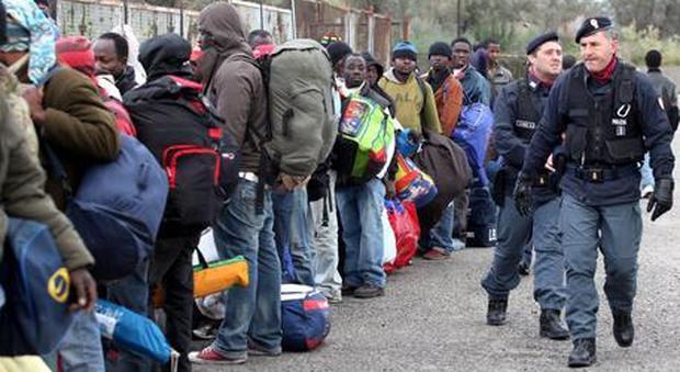Trafficanti di uomini verso il nord Europa: arrestate 13 persone