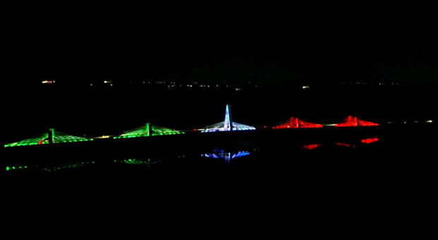 Tanzania, il ponte di Dar es Salaam si illumina con il tricolore per il "Sistema Italia"