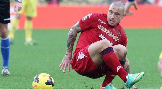 Mercato: la Roma riparte da Nainggolan Il centrocampista firma fino al 2018 di Ugo Trani