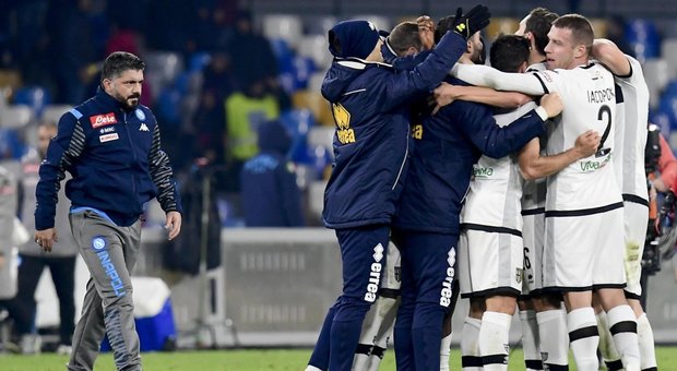 Il Napoli di Gattuso non ringhia: il Parma vince 2-1 all'ultimo minuto