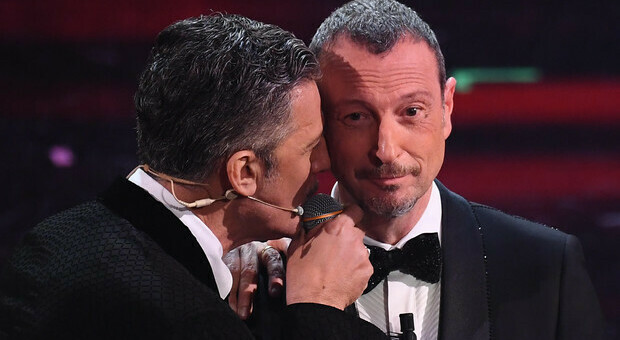 Sanremo 2021, Fiorello in lacrime alla conferenza stampa: «Soffro per lei». Il crollo emotivo al festival