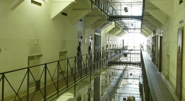 Morto in cella a Regina Coeli: viaggio nel carcere degli orrori