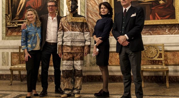Alla Galleria Borghese il maestro del camouflage: “Con-fondersi”, il corpo e l'arte di Liu Bolin