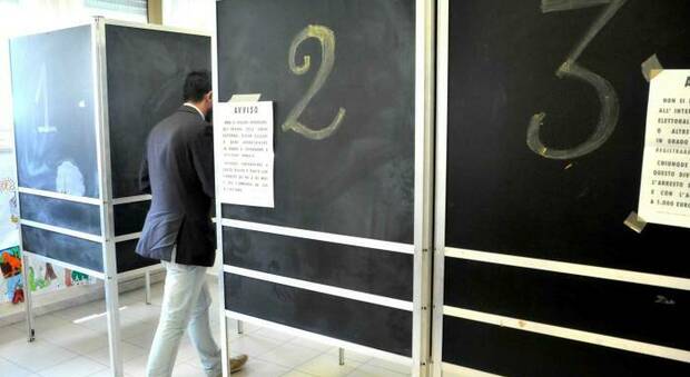 Elezioni a Solopaca, elettrice denunciata per una fotografia nella cabina elettorale
