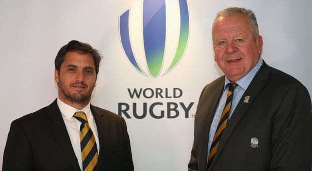 Augistin Pichot, a sinistra, e Bill Beaumont avversarsi nella corsa alla presidenza di World Rugby
