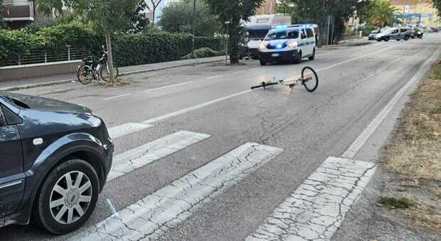 Pesaro, scontro tra un'auto ed una bicicletta: anziano all'ospedale
