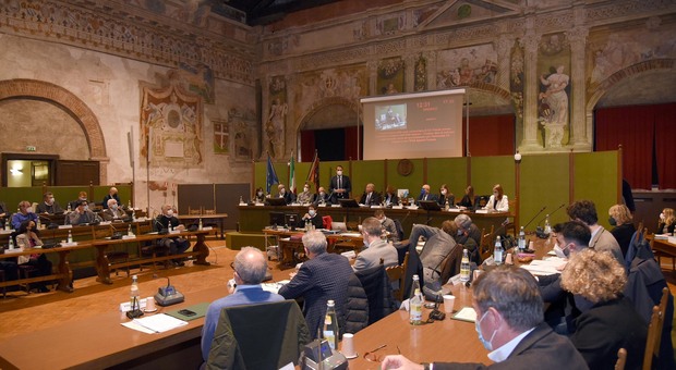 Un consiglio comunale a Palazzo dei Trecento a Treviso