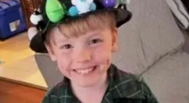 Bambino di 6 anni resta incastrato nel cordino del suo giocattolo e muore soffocato