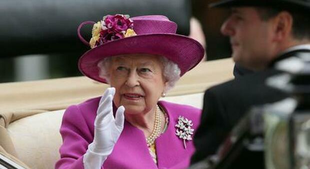 Il ritorno della regina Elisabetta: alla cerimonia di Windsor per il battesimo dei pronipoti