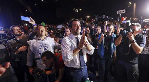 Regione Campania, Forza Italia si allinea ai diktat di Salvini