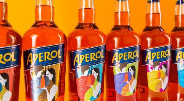 Aperol, è festa per i 100 anni dell'aperitivo italiano, oggi è la base dello spritz