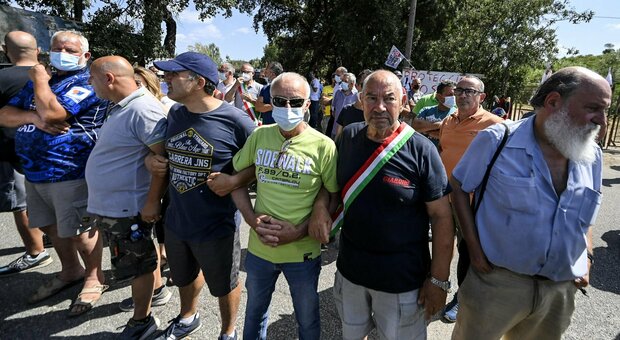 Albano, esplode la protesta contro la discarica