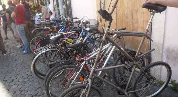 Roma, ecco l'asta di biciclette usate organizzata dai Ciclonauti