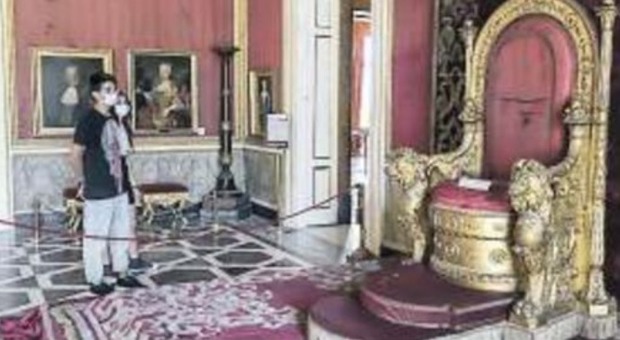 Palazzo Reale, tour negli appartamenti: 50 visitatori all'ora e nuove luci al led