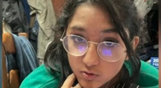 Alisha uccisa a 14 anni dai compagni di classe, Francia sotto choc: «Picchiata e buttata nel fiume»