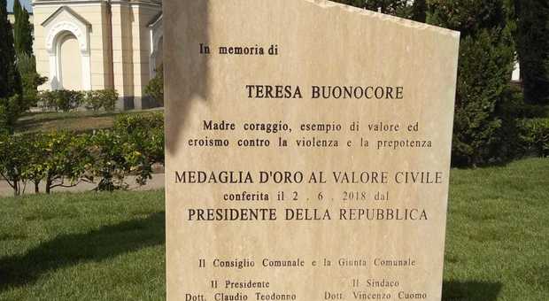 Vittima della camorra, inaugurata la stele per Teresa Buonocore