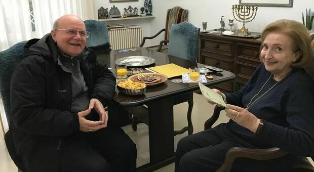 il vescovo Sorrentino e Miriam a Gerusalemme due anni fa